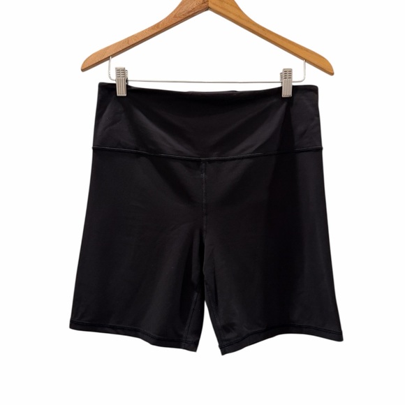 Athleta Elation Ultra High Rise 7" Short In Black Size L - Picture 3 of 8